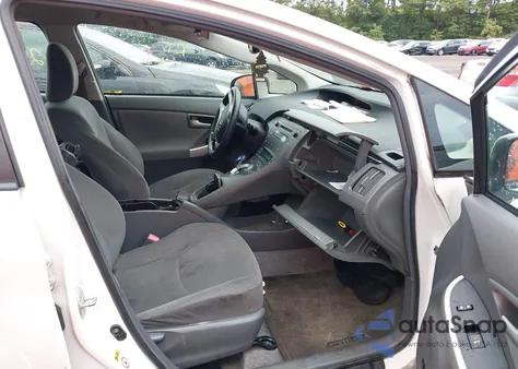 2010 Toyota Prius Iii z USA, uszkodzony, nr VIN JTDKN3DU4A0080347